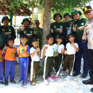 Polres Gresik Bersama Forkopimda dan PT Smelting Tanam 10.000 Mangrove di Randuboto, Jaga Ekosistem Pesisir