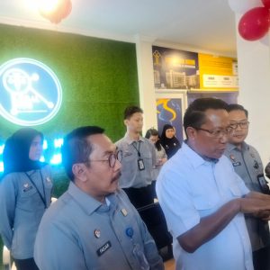 Menteri Hukum Supratman Andi Agtas Uji Coba E-Voting Penentuan Pejabat di Kanwil Kemenkum Jatim