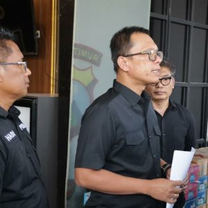 LL alias Pace (DPO) Dugaan Penganiayaan Valet Serahkan Diri ke Polrestabes Surabaya, Jadi Tersangka