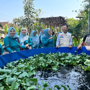 Sambut Hari Pelanggan Nasional, YBM PLN UIP JBTB dan PIKK Gelar Kado Kemerdekaan Bersama Anak Yatim