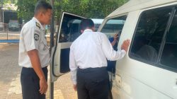 Dukung Kelancaran Operasional, Kaur Umum Lapas Batang Pimpin Pengecekan Rutin Kendaraan Dinas