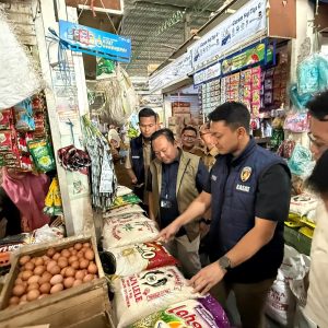Satgas Pangan Polres Gresik Sidak Pasar Baru Gresik, Harga Beras Masih Stabil dan Stok Aman