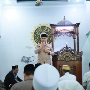 Kapolres Gresik Gelar Safari Jumat di Kawasan Pelabuhan, Pererat Silaturahmi dengan Warga