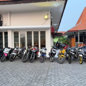 Polsek Gununganyar Tindak Lanjuti Aduan Masyarakat, Amankan Pengangkutan Motor Illegal