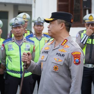 Tilang Manual Surabaya Kembali Berlaku: Kapolrestabes Surabaya Tegaskan Nol Toleransi Penyimpangan