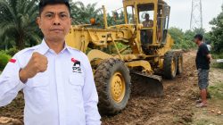 Tak Tersentuh Anggaran, Ketua PSI Labura Inisiasi Perbaikan Jalan Kampung Tarutung Gunakan Dana Pribadi