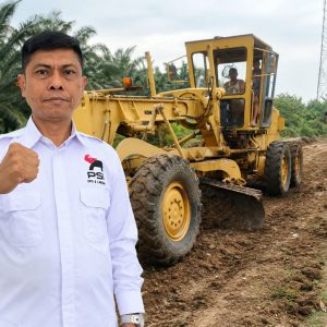 Tak Tersentuh Anggaran, Ketua PSI Labura Inisiasi Perbaikan Jalan Kampung Tarutung Gunakan Dana Pribadi