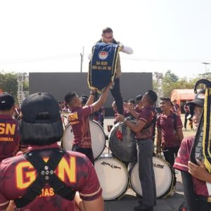 Jelang Apel Hari Pramuka ke-65, Kadindik Jatim Tinjau Gladi Bersih Drumband Gita Swara Nala SMAN Taruna Nala