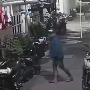 Curanmor Terekam CCTV di Kedung Tarukan Surabaya, Honda Beat Milik Kurir Digondol dalam Hitungan Detik