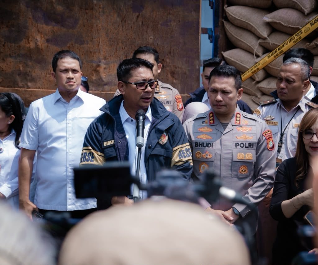 Polda Metro Jaya Bongkar Impor Ilegal 49,85 Ton Kacang Tanah