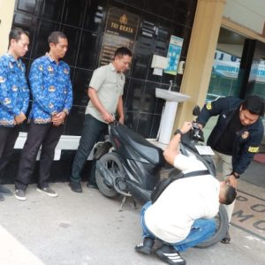 Warga Sigap Bantu Amankan Pelaku Curanmor, Polres Lamongan Berikan Penghargaan
