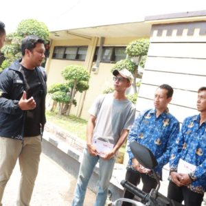 Polres Lamongan Beri Penghargaan Empat Warga yang Gagalkan Curanmor di Puskesmas Deket