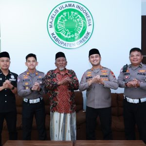 Kapolres Gresik Silaturahmi ke MUI, Bahas Edukasi Jam Operasional Truk dan Keselamatan Lalu Lintas