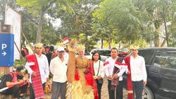 Mahasiswa KKN UINSU Desa Saitnihuta Raih Apresiasi, Gaun Karnaval Karya Mereka Dinobatkan sebagai Konsep Terbaik se- Kecamatan