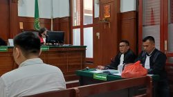 Ayahanda Berpulang, Santoso Utomo Tetap Tunjukkan Sikap Kooperatif di Persidangan