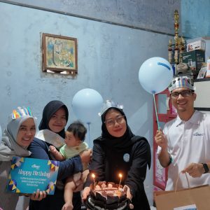 Rayakan HUT ke-26, PLN Icon Plus Jatim Apresiasi Pelanggan Loyal ICONNET melalui Program Birthday Surprise di Sidoarjo