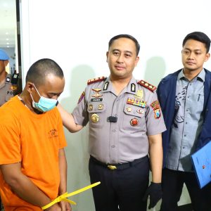 Quick Wins Kapolri, Polres Gresik Gerak Cepat Tangkap DC Pinjol Ancam Warga, Uang Korban Langsung Dikembalikan