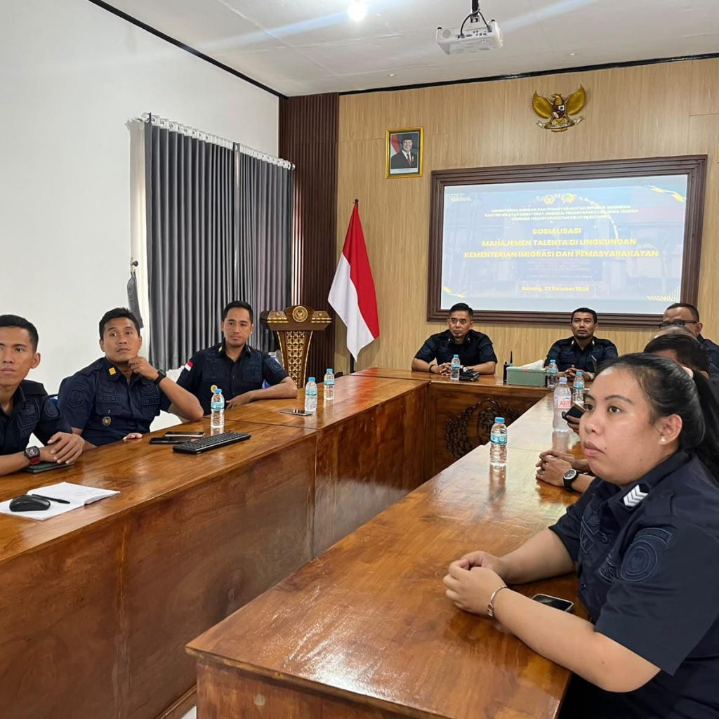 Wujudkan Birokrasi Berkualitas, Pejabat Manajerial dan Fungsional Lapas Batang Ikuti Sosialisasi Manajemen Talenta Kemenimipas Secara Virtual