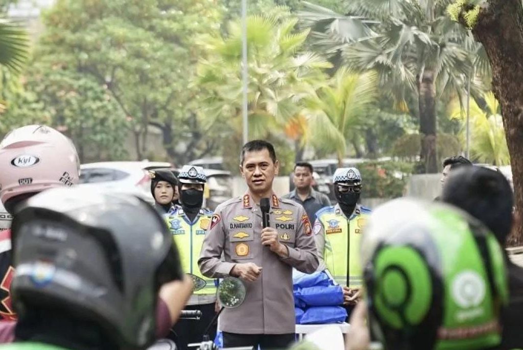 Kapolda Metro Jaya Ajak Pengemudi Ojol Utamakan Keselamatan dan Jaga Kesehatan