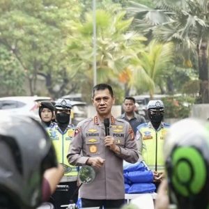Kapolda Metro Jaya Ajak Pengemudi Ojol Utamakan Keselamatan dan Jaga Kesehatan