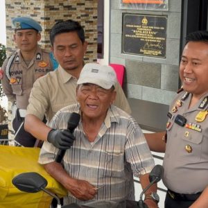 Kapolres Batu Kembalikan Motor Korban Kasus Ganjal Es Krim Fiktif